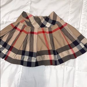 Burberry pleated skirt size 6